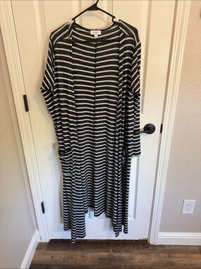 LuLaRoe Sarah Duster Cardigan Medium Black White Stripe Long Open Front Pockets